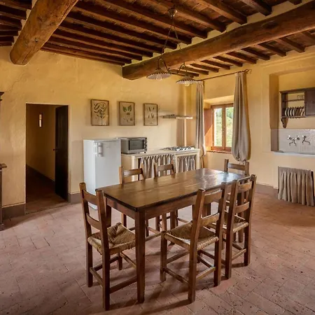 Castello Di Bossi Agroturismo *